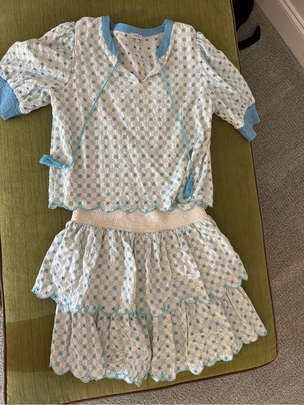Voy 2 piece eyelet set